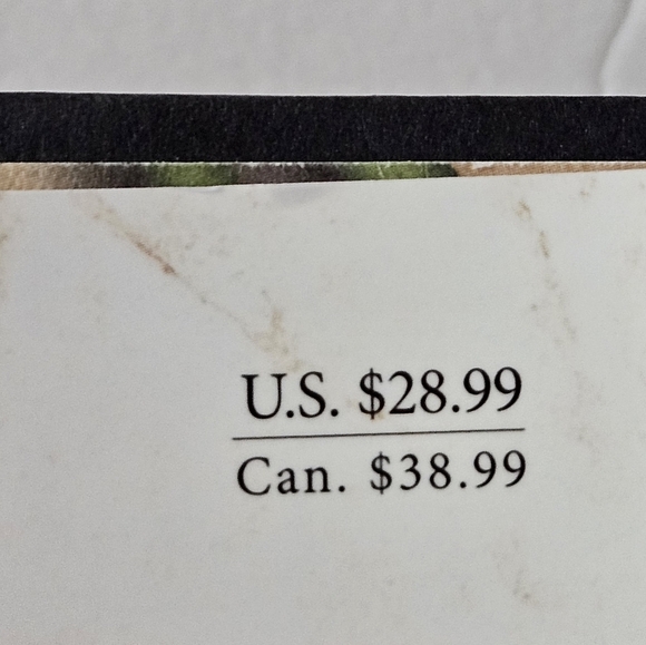 Janet Evanovich. The Recovery Agent. Atria  2022 Home Accents Cofffe TableBooks - Picture 14 of 14